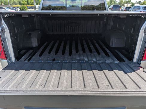 Used 2025 Chevrolet Silverado 1500 RST AWD/4WD image 10