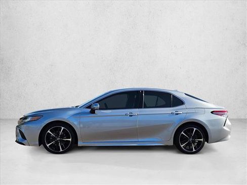 Used 2019 Toyota Camry XSE FWD image 9