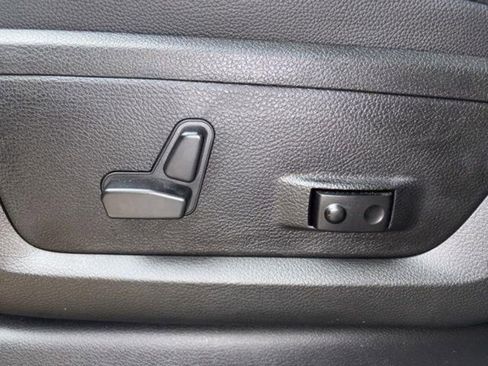 New 2026 RAM 2500 Big Horn AWD/4WD image 18