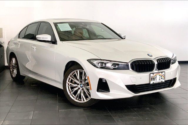 Used 2023 BMW 330i Sedan w/ Parking Assistance Package RWD image 2