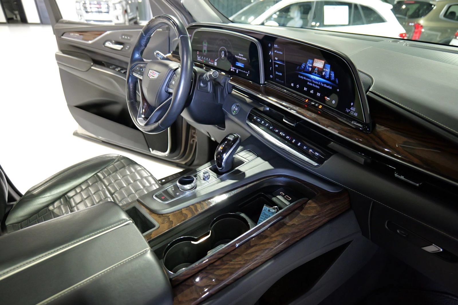 Used 2021 Cadillac Escalade ESV Premium Luxury Platinum AWD/4WD image 24