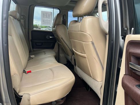 Used 2013 RAM 1500 Laramie w/ Convenience Group AWD/4WD image 10