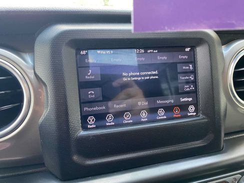 Used 2018 Jeep Wrangler Unlimited Sahara AWD/4WD image 24