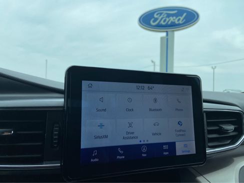 Used 2023 Ford Explorer XLT w/ Equipment Group 202A AWD/4WD image 39