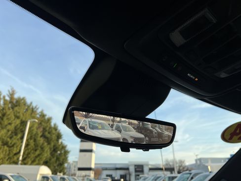 Used 2024 GMC Sierra 1500 AT4X image 32