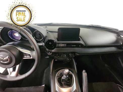 Used 2023 MAZDA MX-5 Miata Club w/ Weather Package image 16