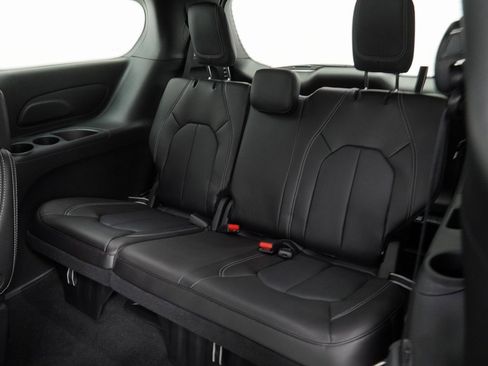 New 2026 Chrysler Pacifica Select image 18
