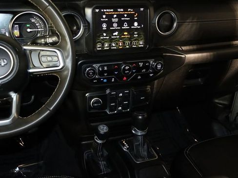 Used 2023 Jeep Wrangler Unlimited Sahara AWD/4WD image 18