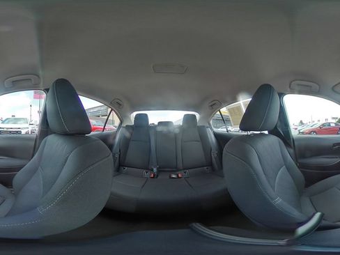 Used 2025 Toyota Corolla LE FWD image 40
