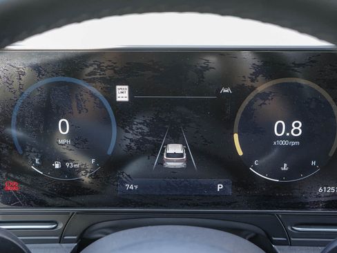 Used 2024 Hyundai Kona Limited AWD/4WD image 24