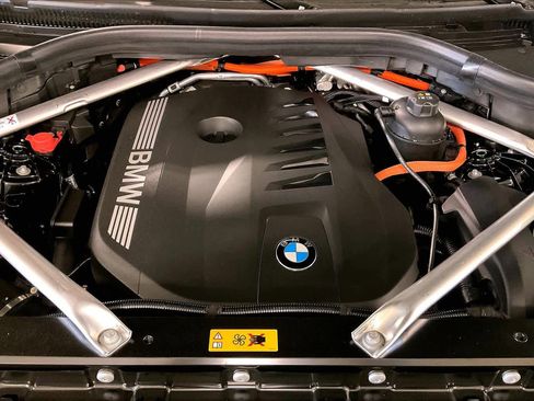 New 2026 BMW X5 xDrive50e w/ M Sport Package image 17