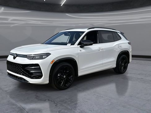 New 2026 Volkswagen Tiguan SE R-Line FWD image 3