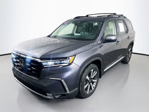 Certified 2023 Honda Pilot Touring image 4