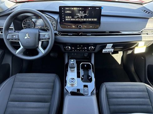 New 2026 Mitsubishi Outlander SE AWD/4WD image 16