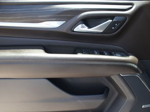 Used 2022 GMC Yukon XL Denali RWD image 32