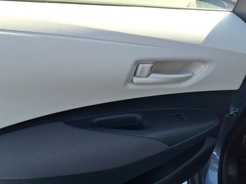 Used 2025 Toyota Corolla LE image 6