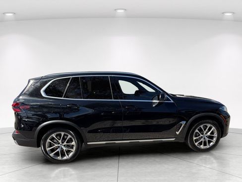 Certified 2025 BMW X5 sDrive40i w/ Climate Comfort Package RWD image 3