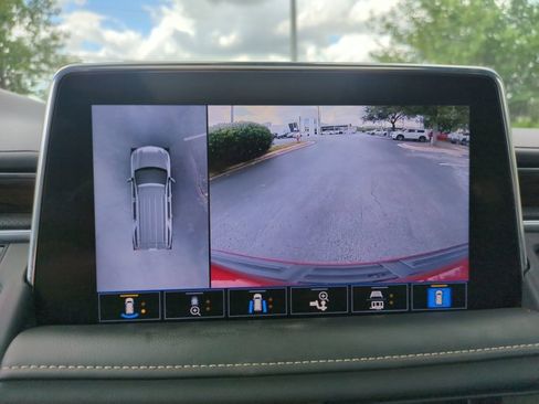 Used 2021 Chevrolet Tahoe Premier w/ Premium Package image 14