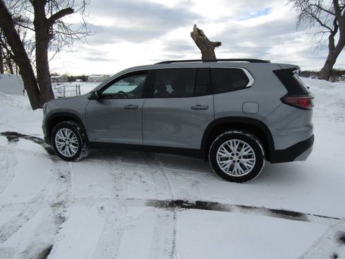 Used 2025 GMC Acadia Elevation image 4