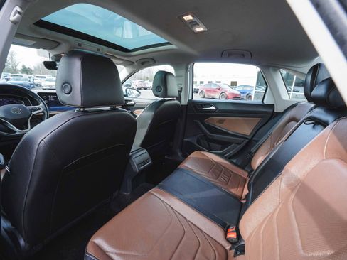 Used 2025 Volkswagen Jetta SEL image 34