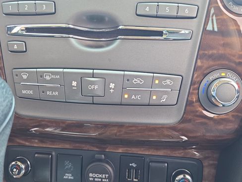 Used 2019 Nissan Armada Platinum w/ Captain's Chairs Package AWD/4WD image 24