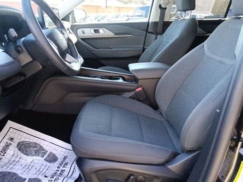 Used 2025 Ford Explorer Active image 15