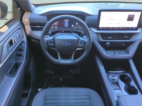 Used 2025 Ford Explorer ST-Line w/ Premium Package image 15
