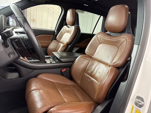 Used 2021 Lincoln Aviator Grand Touring w/ Equipment Group 302A AWD/4WD image 5