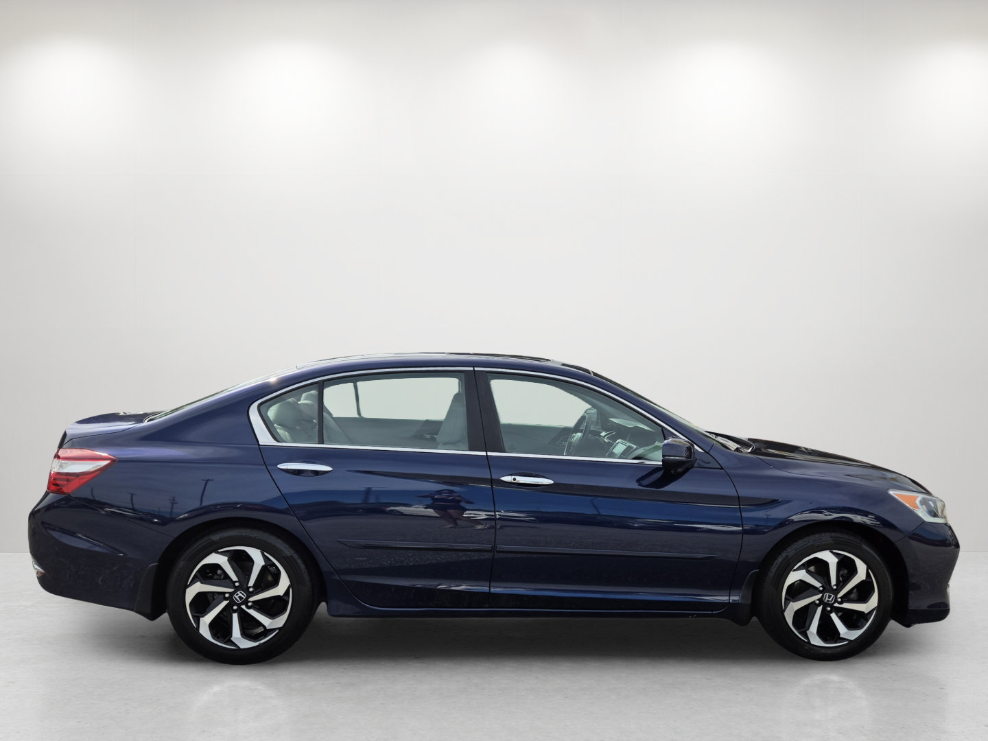 Used 2017 Honda Accord EX-L image 4