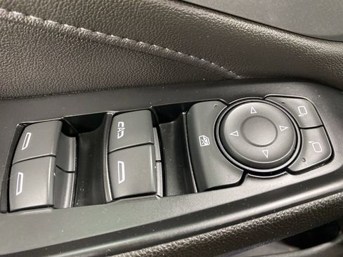 Used 2023 Chevrolet Traverse LT w/ Midnight/Sport Edition image 28