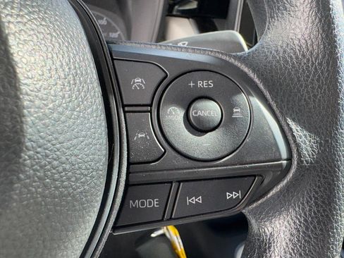Used 2025 Toyota Corolla LE image 17