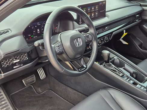 Used 2025 Honda Accord Sport image 10