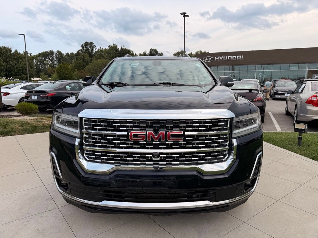 Used 2021 GMC Acadia Denali w/ Denali Technology Package FWD image 12