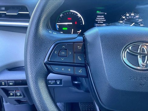Used 2024 Toyota Sienna LE image 22
