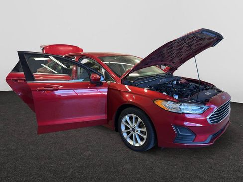 Used 2020 Ford Fusion SE FWD image 9