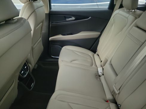 Certified 2023 Lincoln Nautilus AWD image 10