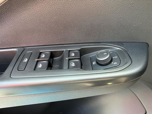 Used 2023 Volkswagen Taos SEL AWD/4WD image 24