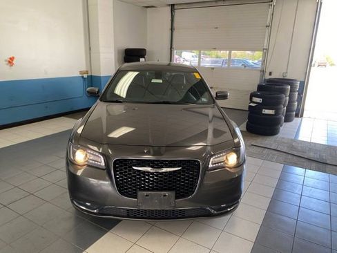 Used 2017 Chrysler 300 S AWD/4WD image 8