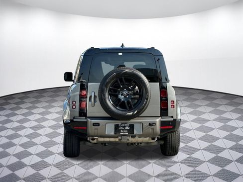 Certified 2025 Land Rover Defender 110 X-Dynamic SE AWD/4WD image 9