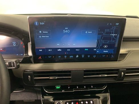 Used 2025 Lincoln Corsair FWD image 24