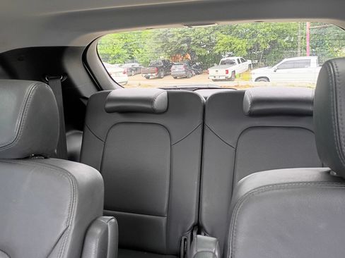 Used 2017 Hyundai Santa Fe Limited FWD image 18