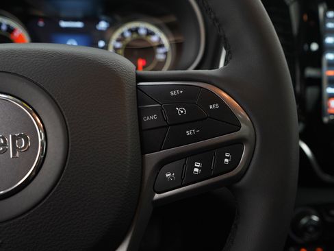 Used 2022 Jeep Cherokee Limited AWD/4WD image 27