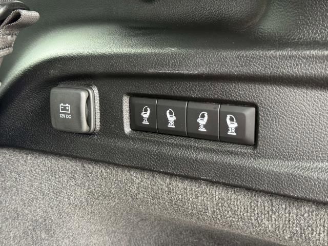 Used 2021 Jeep Grand Cherokee L Overland w/ Luxury Tech Group IV AWD/4WD image 10