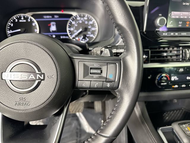 Used 2025 Nissan Pathfinder SV AWD/4WD image 13