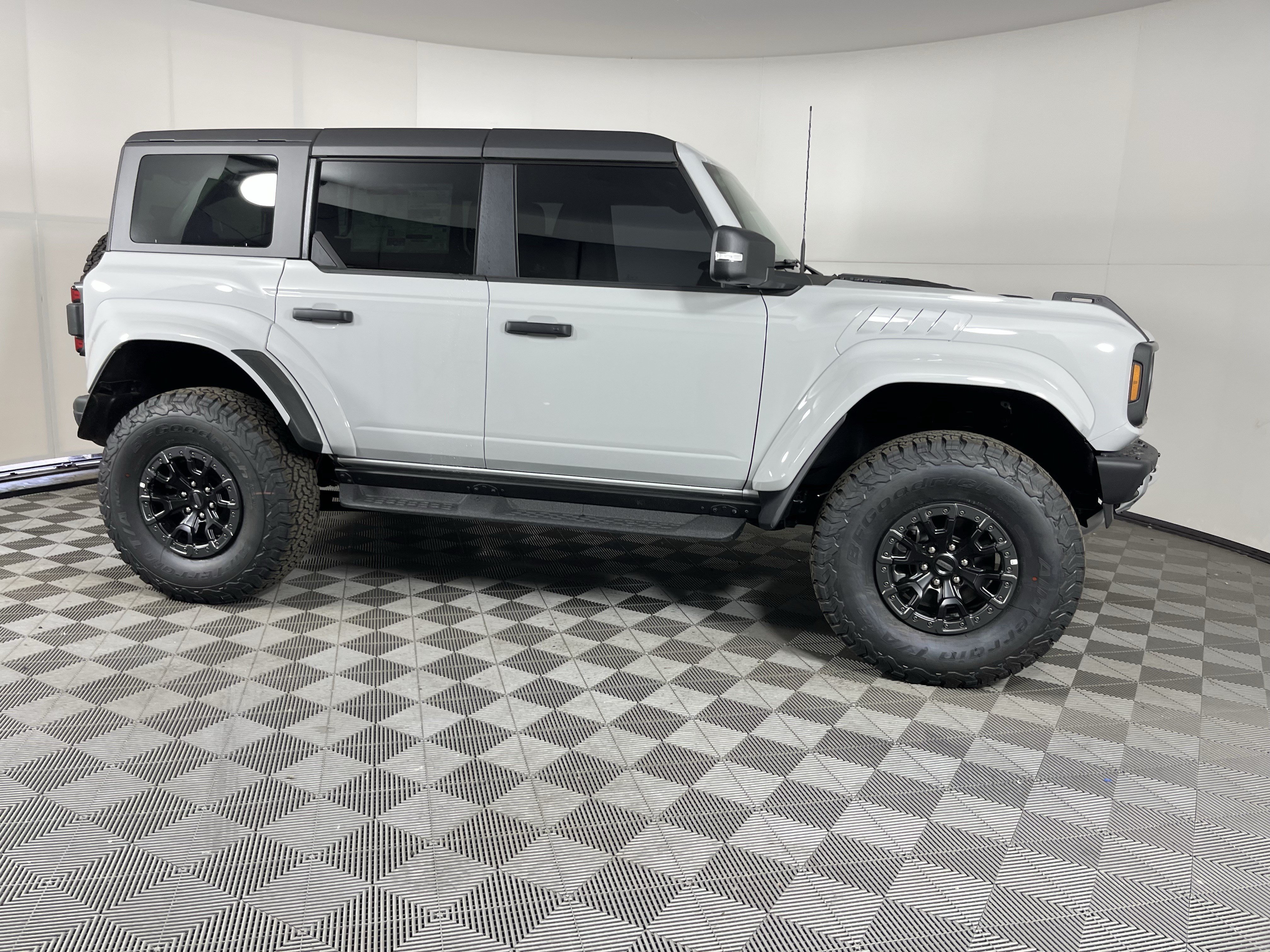 New 2026 Ford Bronco Raptor w/ Interior Carbon Fiber Pack AWD/4WD image 25