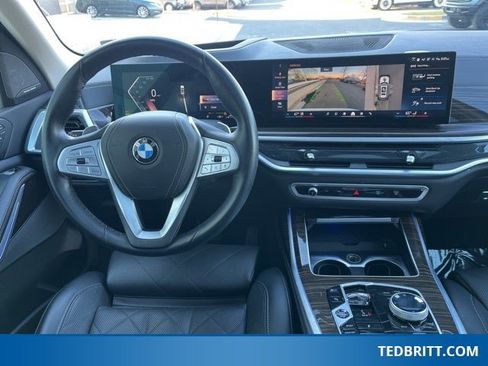 Used 2024 BMW X7 xDrive40i w/ Executive Package image 18