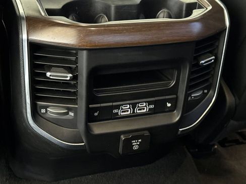 Used 2022 RAM 1500 Laramie AWD/4WD image 16