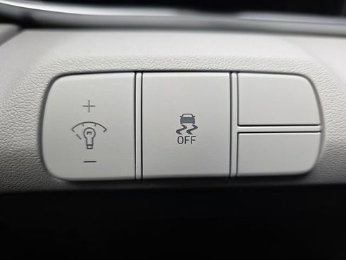 New 2026 Hyundai Elantra Limited FWD image 35