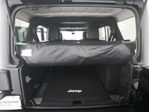 Used 2014 Jeep Wrangler Unlimited Rubicon w/ Dual Top Group AWD/4WD image 10
