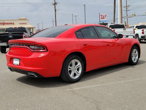 Used 2022 Dodge Charger SXT image 11